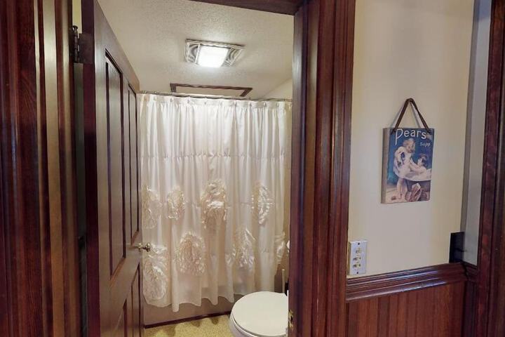 Room 35 of 49