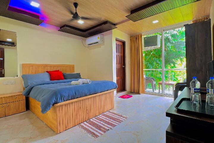 Room 14 of 35