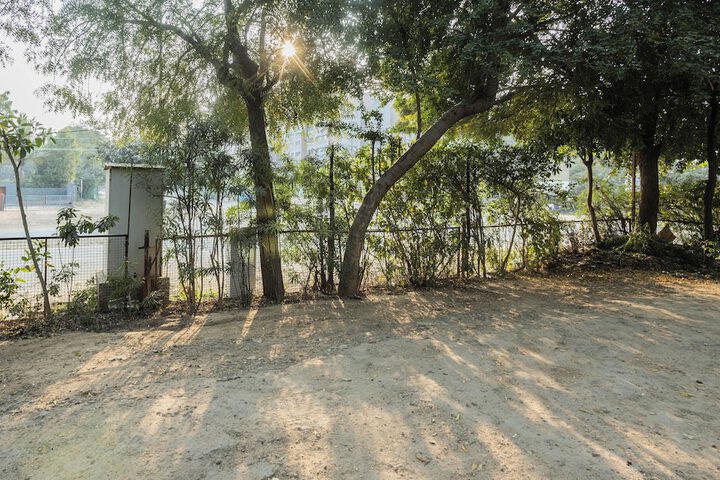 Property Grounds 25 of 33