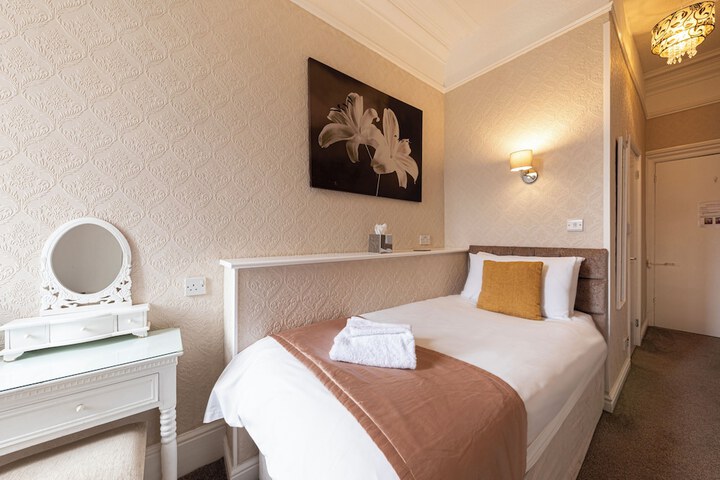 Room 15 of 20