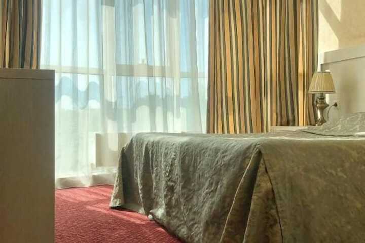 Room 13 of 49