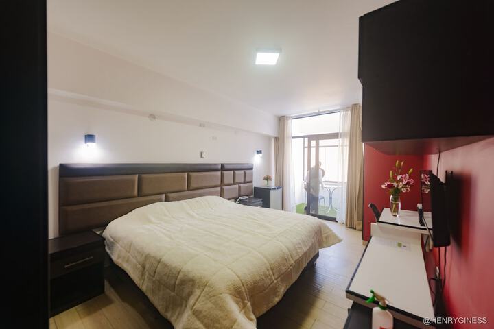 Room 8 of 19
