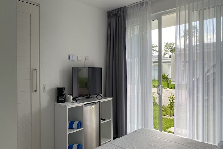 Room 5 of 120