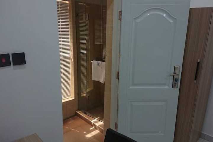 Room 3 of 47