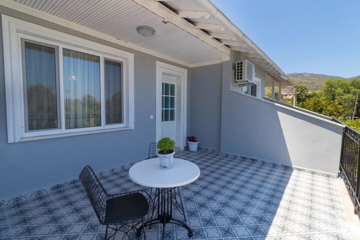 Terrace/Patio 7 of 22