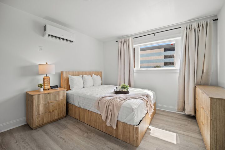Room 27 of 74