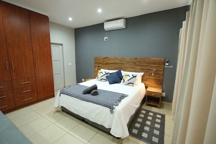 Room 3 of 44