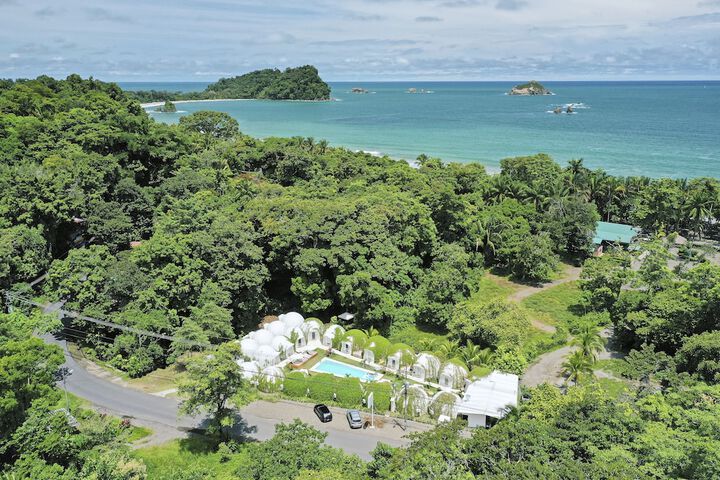 Igloo Beach Lodge in Quepos