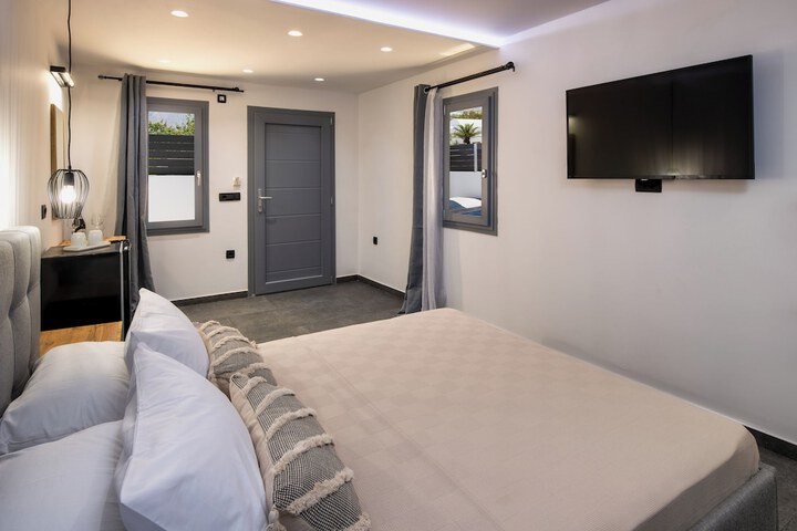 Room 9 of 36