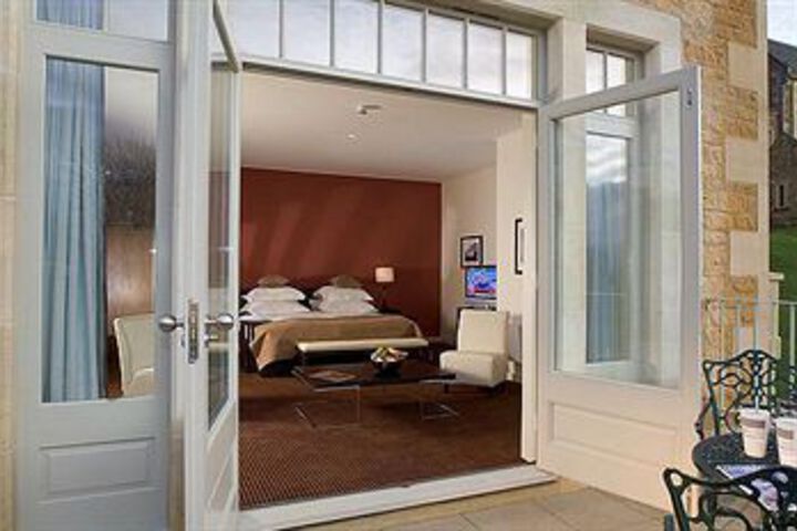 Room 8 of 28
