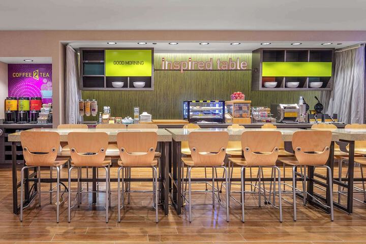 Breakfast area