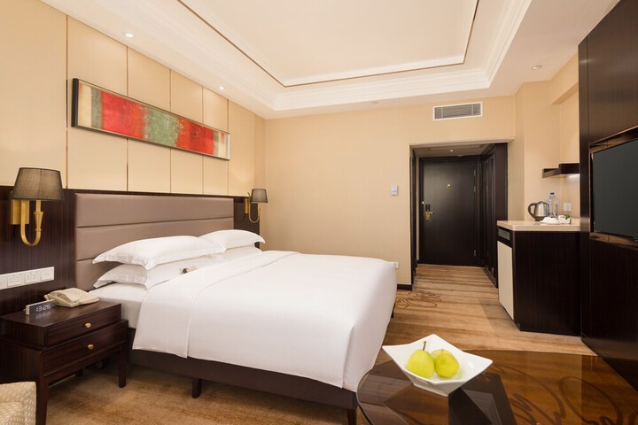 Room 7 of 35