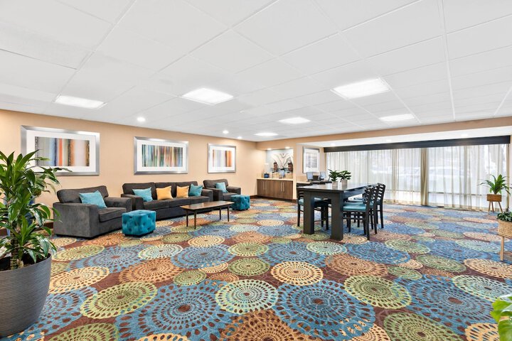 Entrance & Lobby