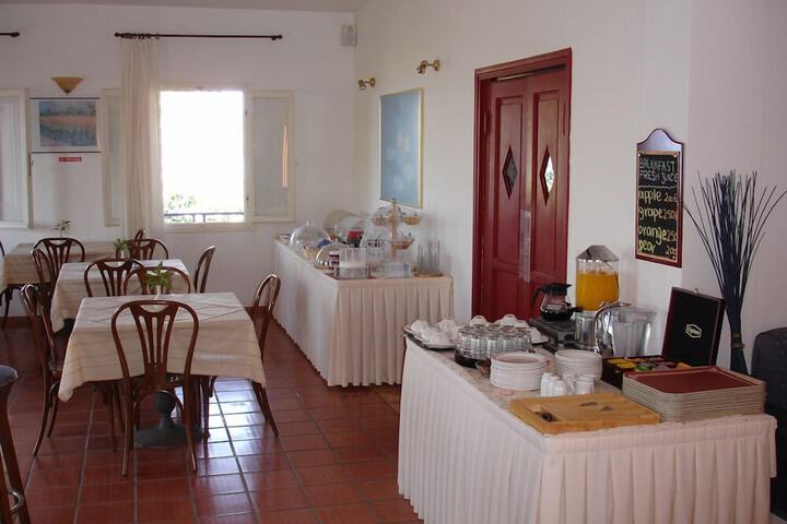 Breakfast/Coffee Service 58 of 93