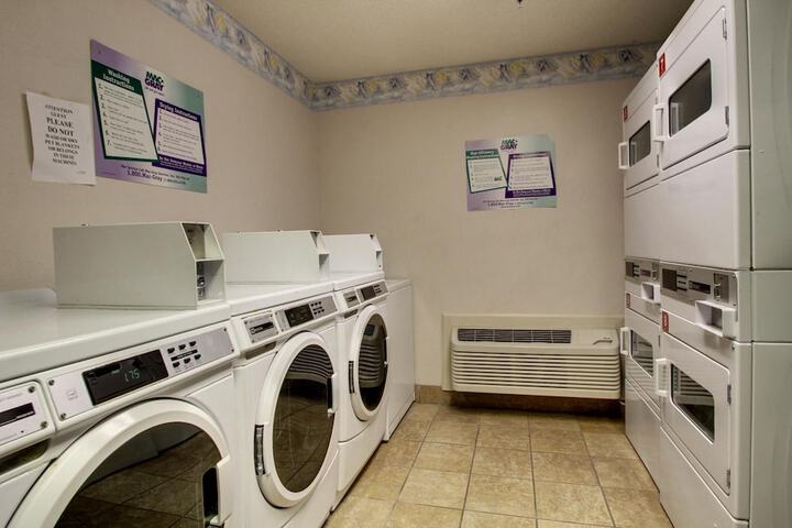 Laundry 23 of 30