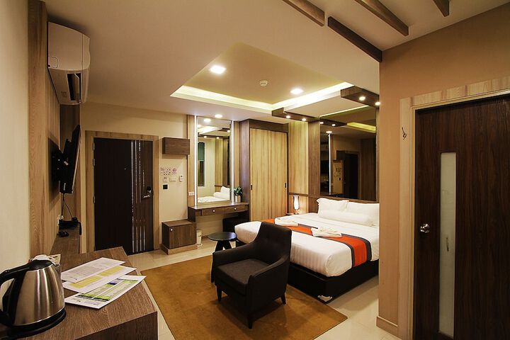 Room 30 of 79