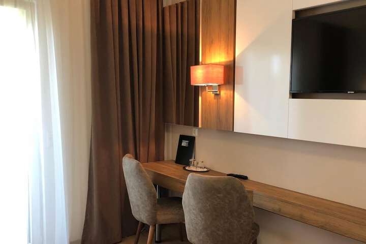 Room 10 of 44