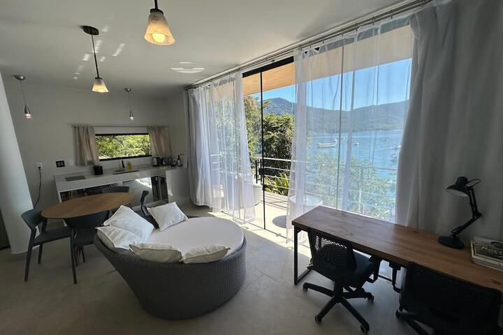 Room 46 of 106