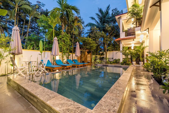 Pool 38 of 46