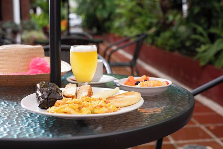 Breakfast/Coffee Service 14 of 21