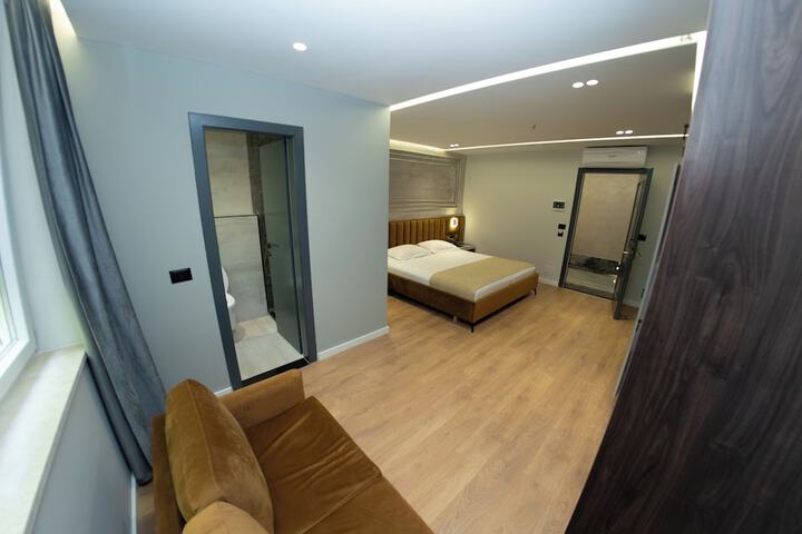 Room 15 of 48