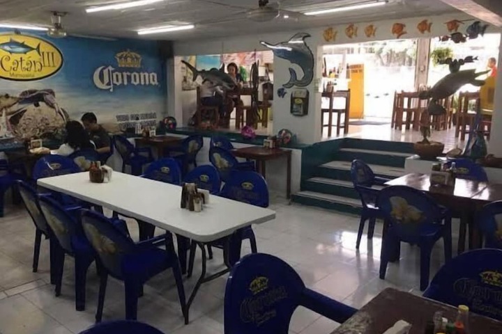 Dining 16 of 25