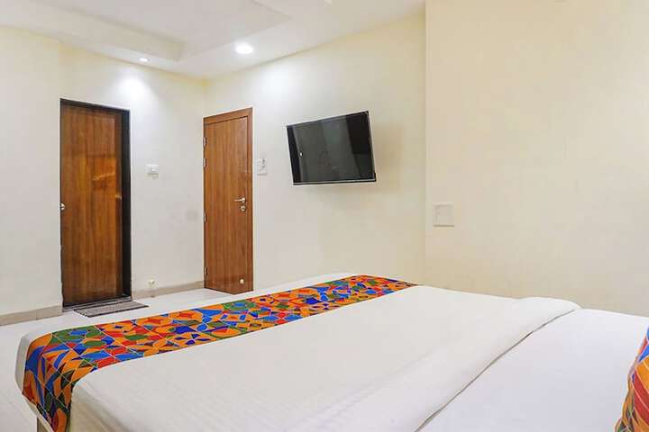 Room 11 of 22