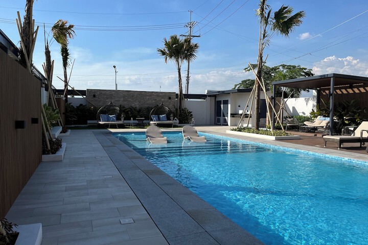 Pool 44 of 64