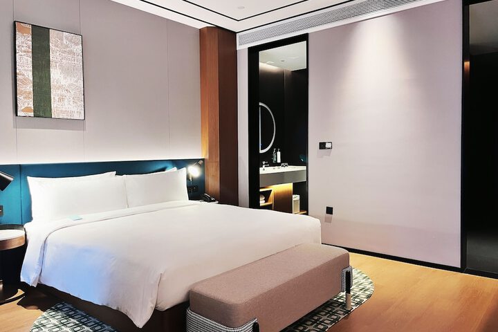 Room 28 of 53