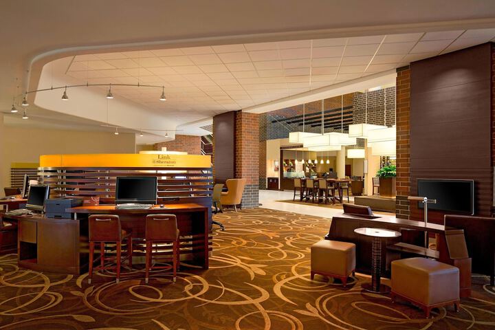 Lobby lounge