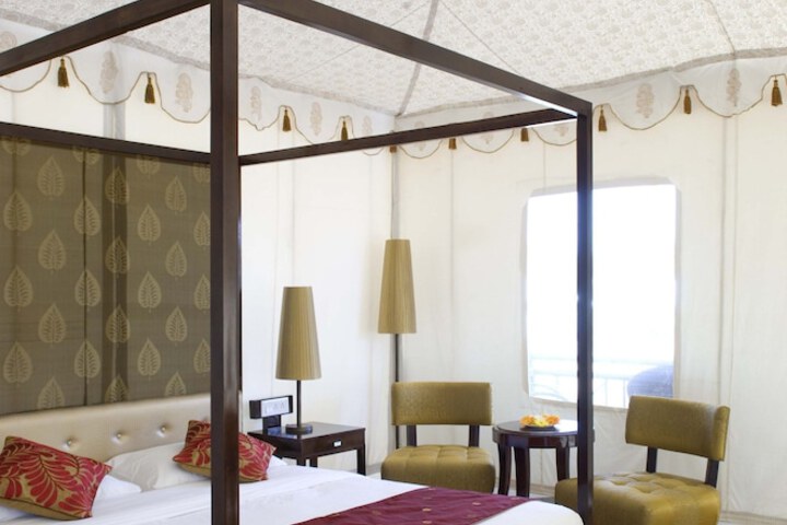 Room 2 of 18