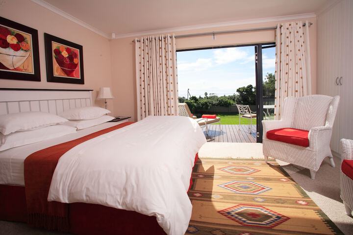 Room 4 of 53