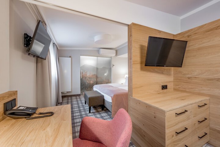 Room 38 of 180