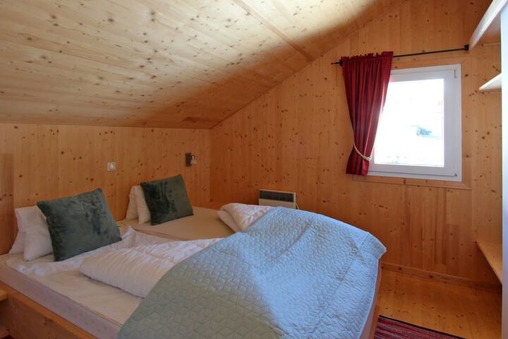 Room 7 of 31