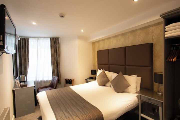 Room 22 of 120