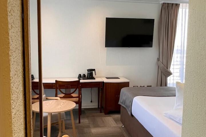 Room 21 of 46