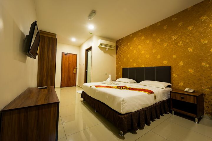 Room 18 of 37