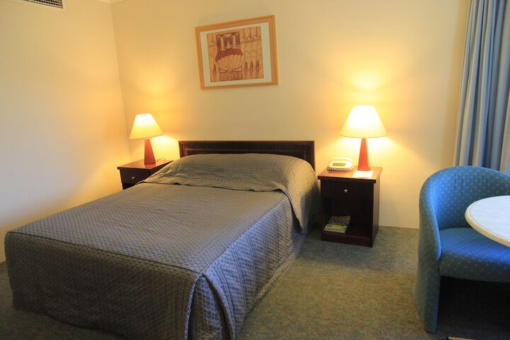 Room 8 of 95
