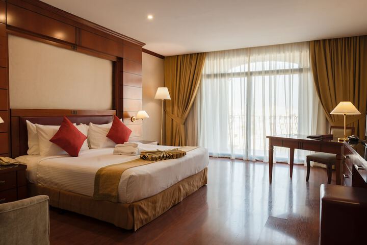 Room 6 of 45