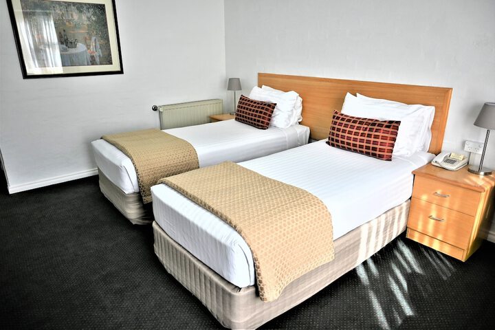 Room 27 of 58