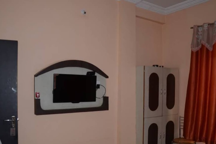 Room 6 of 23