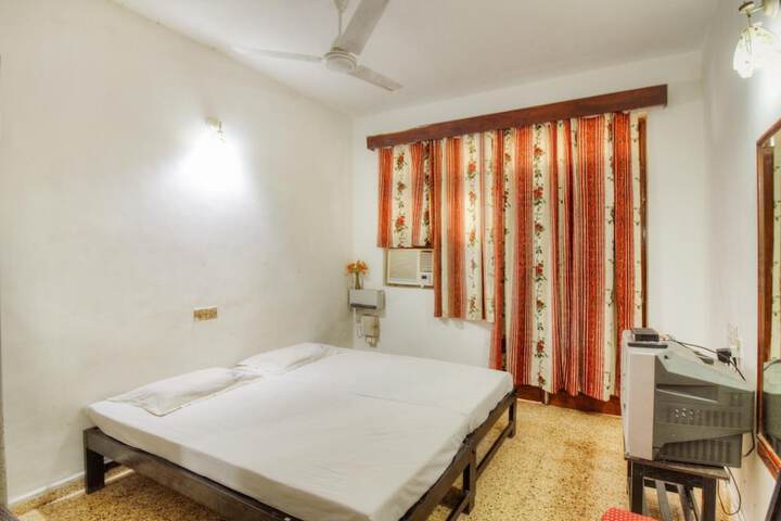 Room 26 of 65