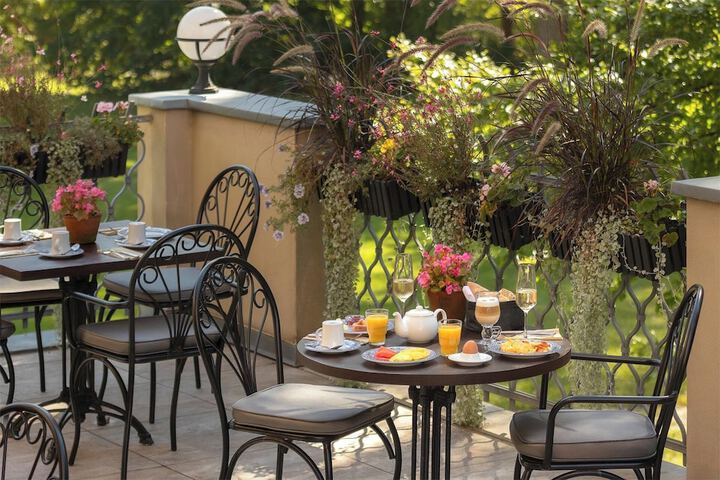 Breakfast area