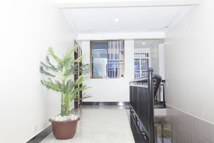 Ballroom/Hall 19 of 24