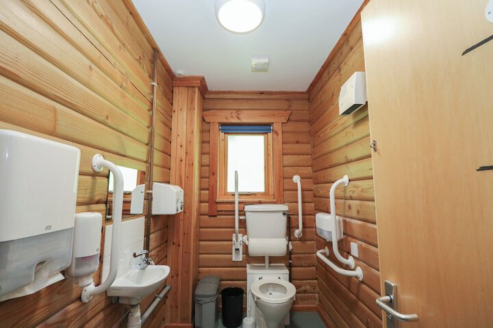 Room 17 of 40