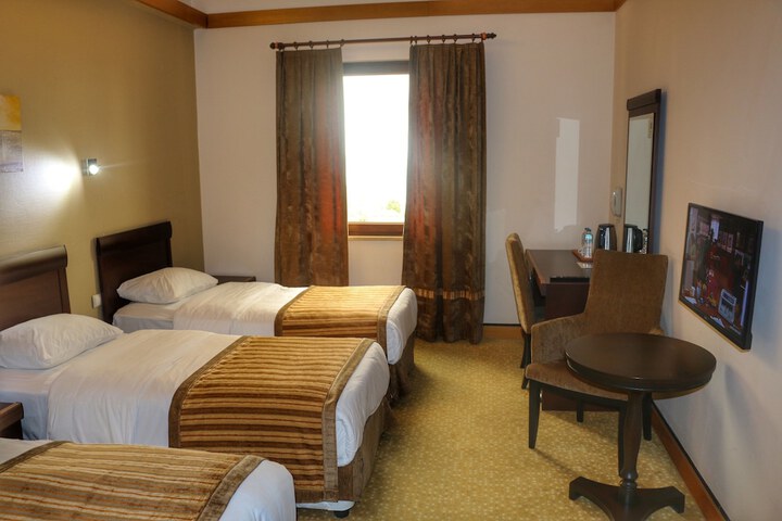 Room 7 of 108