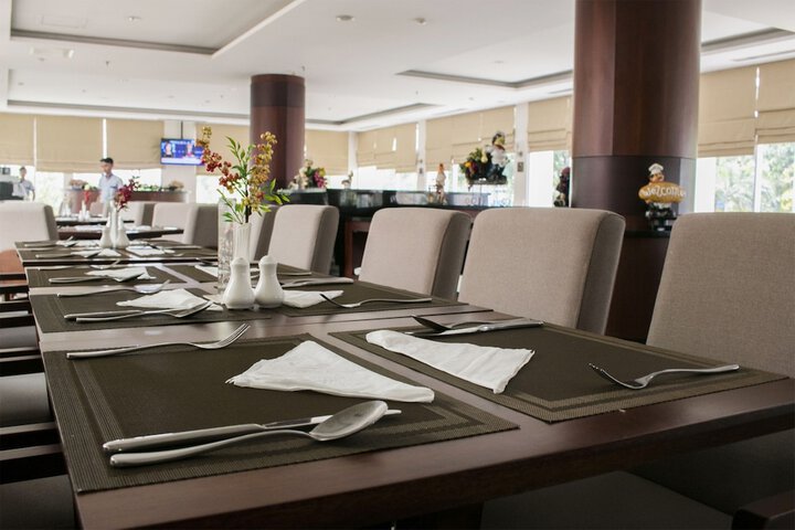 Dining 60 of 72