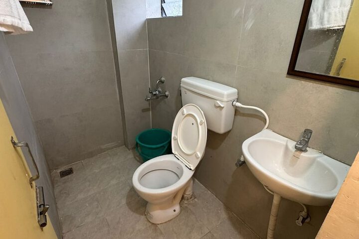 Room 11 of 23