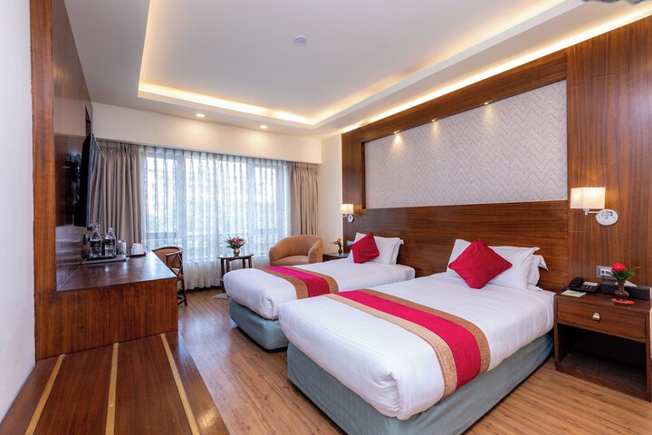 Room 44 of 191
