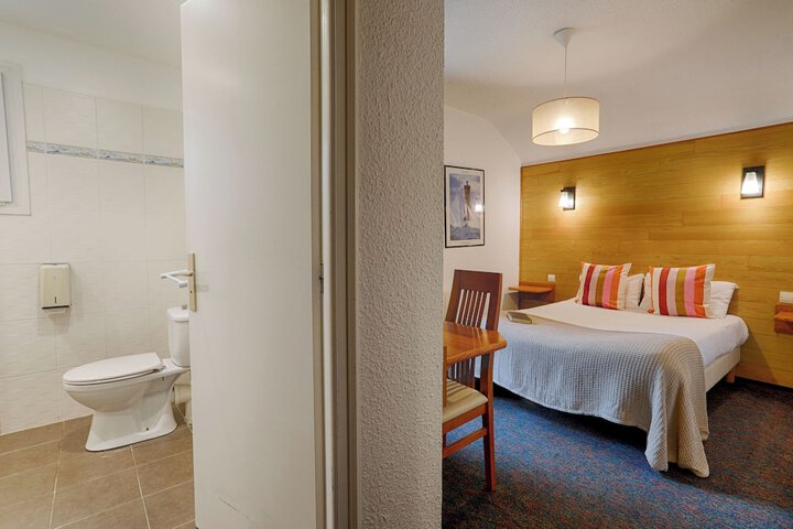 Room 38 of 191